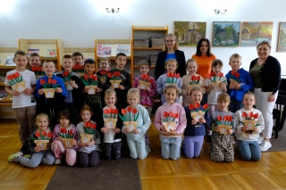 „Mama - najważniejsze słowo świata” - lekcja biblioteczna z okazji Dnia Matki